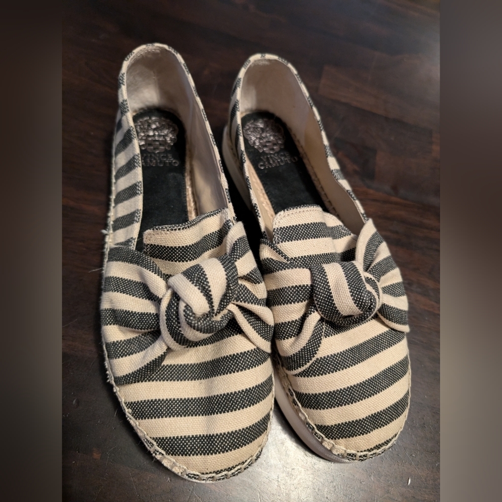 Vince Camuto Nautical Striped Canvas Flats w/ Bow Detail. Navy/Cream, Women's 9